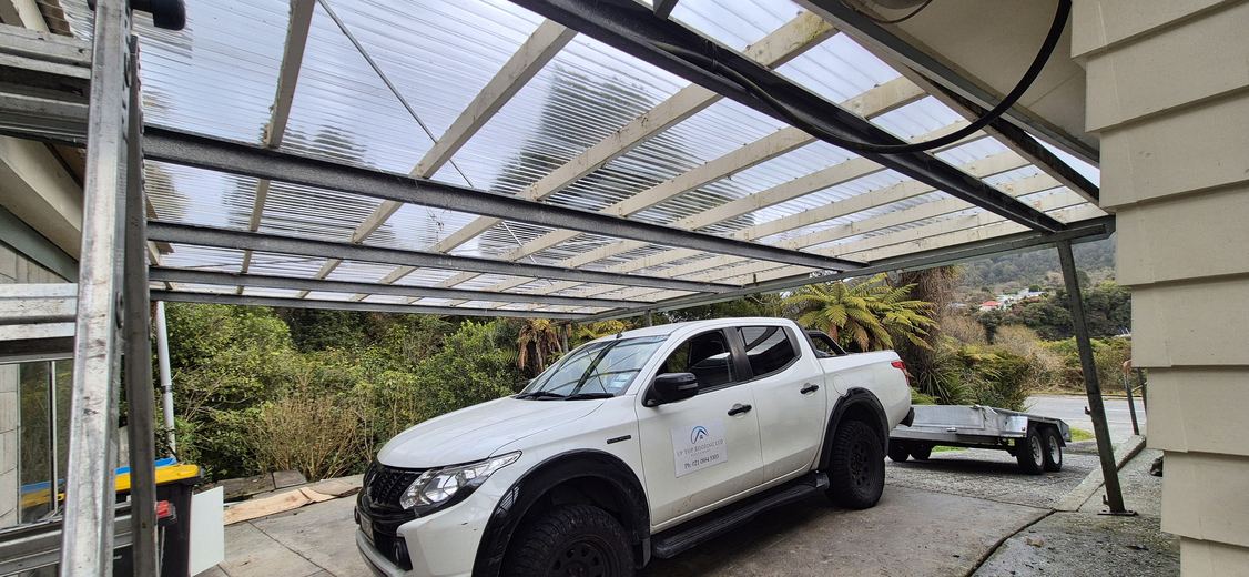 Clearlite veranda roof with the UTR ute